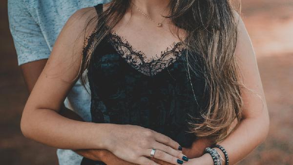 室谈恋爱应该怎么处理不朽情缘模拟器办公(图2) 室谈恋爱应该怎么处理不朽情缘模拟器办公(图2)